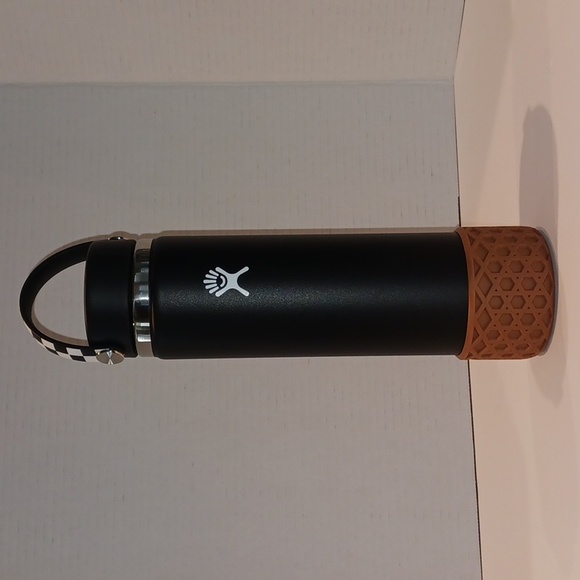 Hydro Flask - Vans Off The Walls - Picture 2 of 7